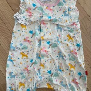 Magnetic Me romper